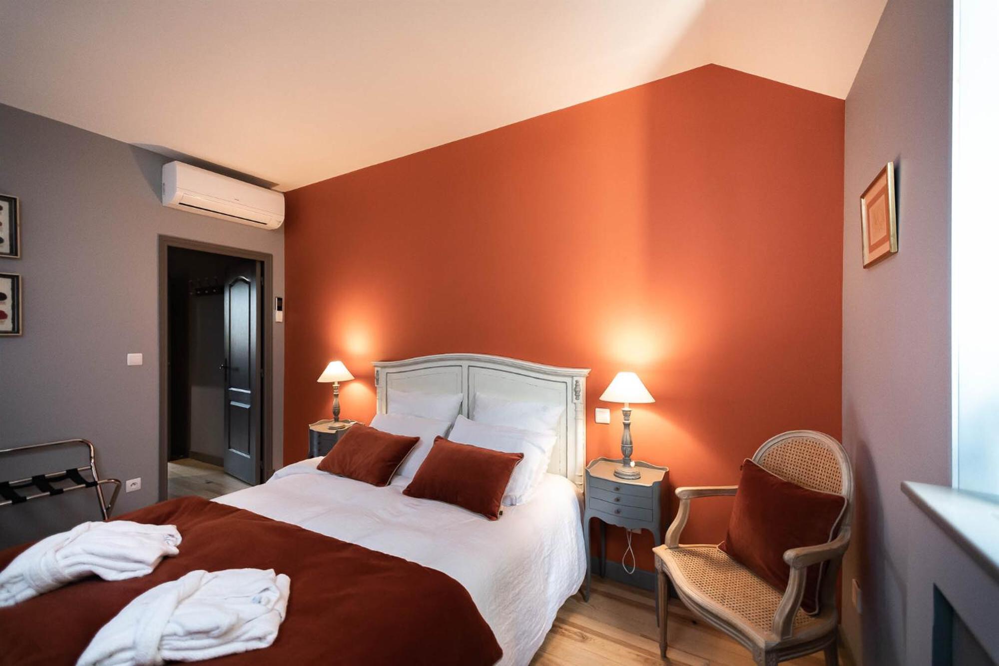 Clos Saint Sulpice Fosse  Rum bild